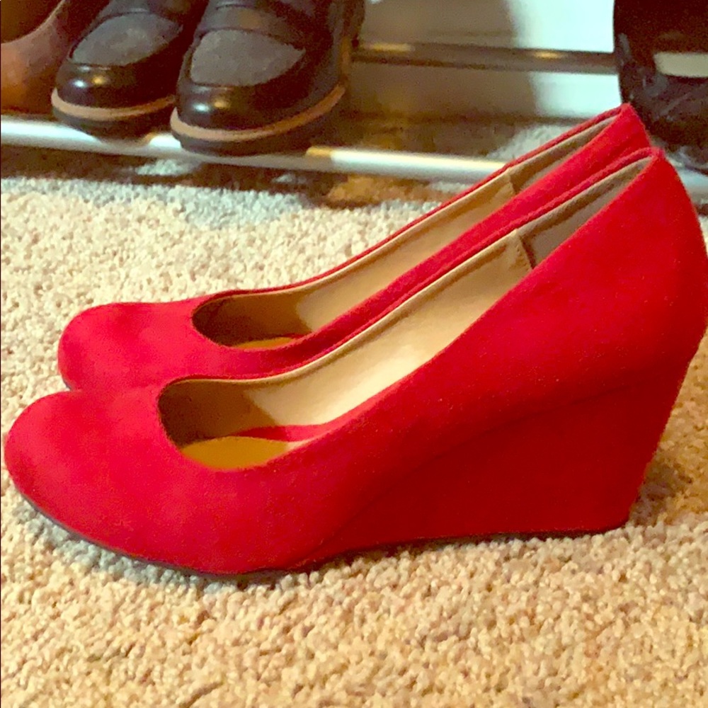 Red wedges
